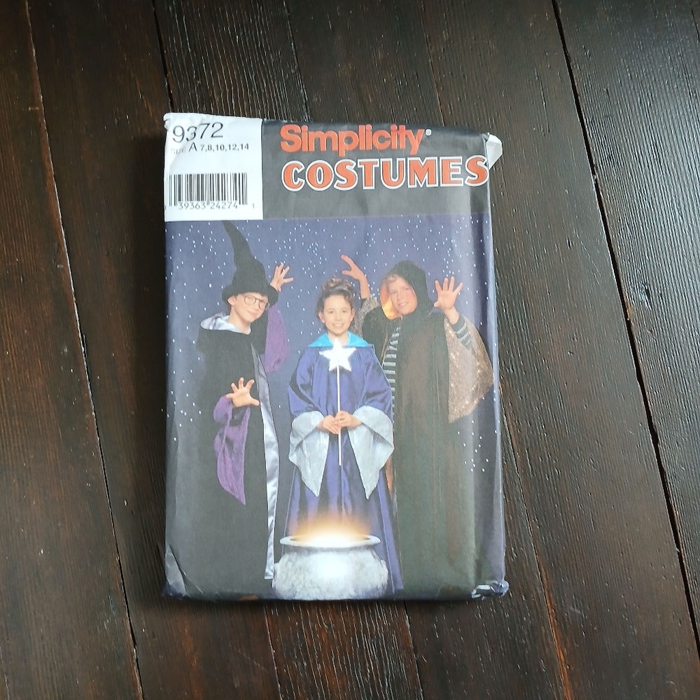 Simplicity Kids Wizard Enchanter Costume Pattern